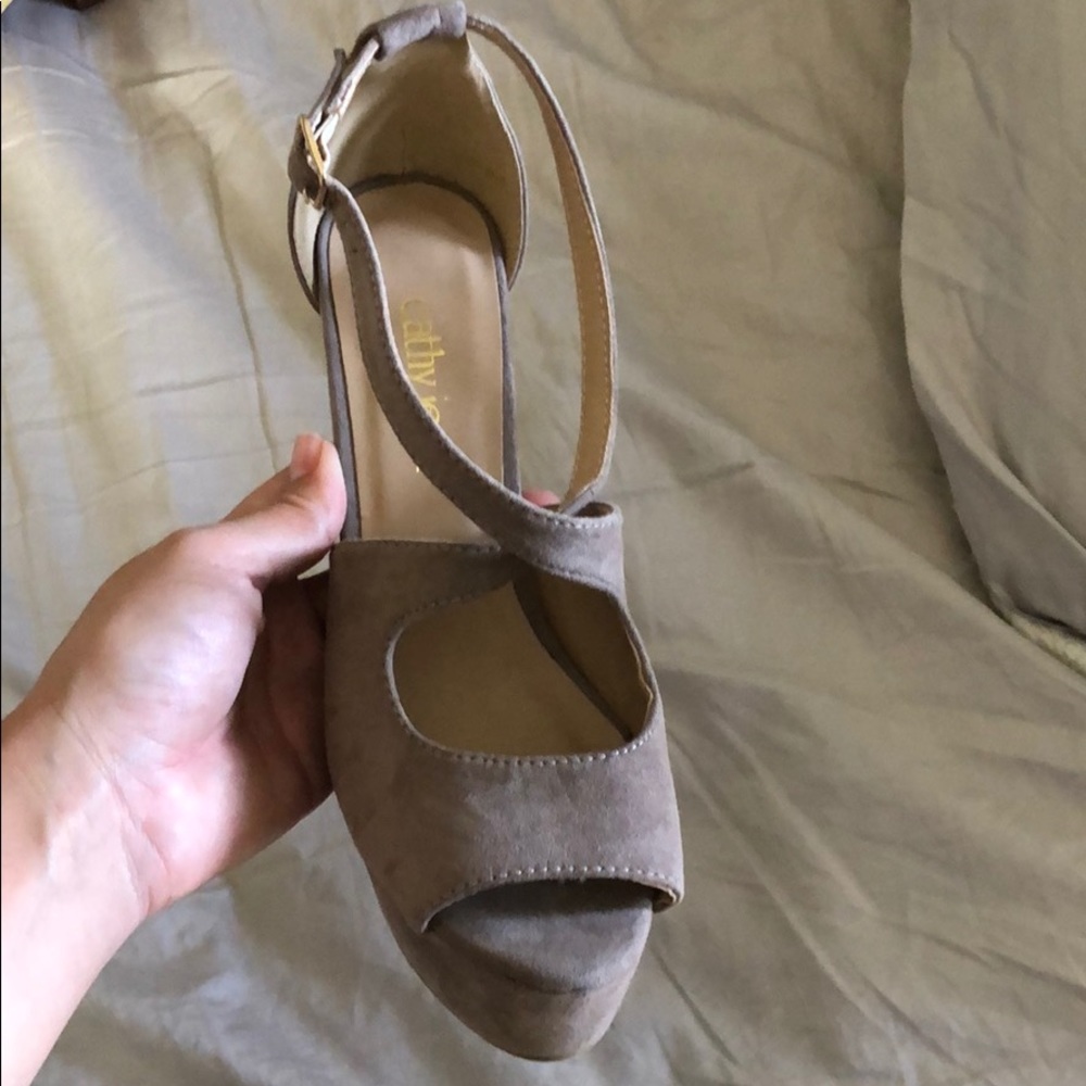 Brand new Cathy jean heels